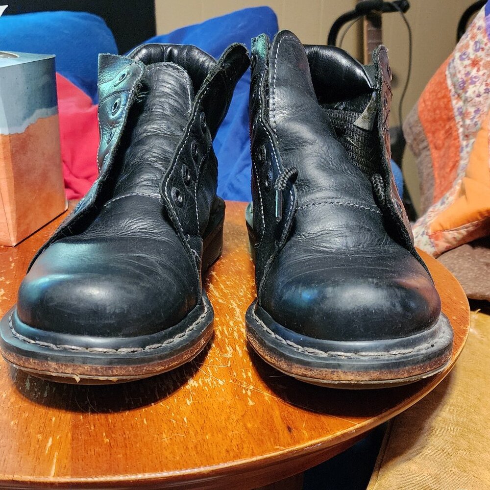 Doc Martens men's size 9/EU 42 black boots